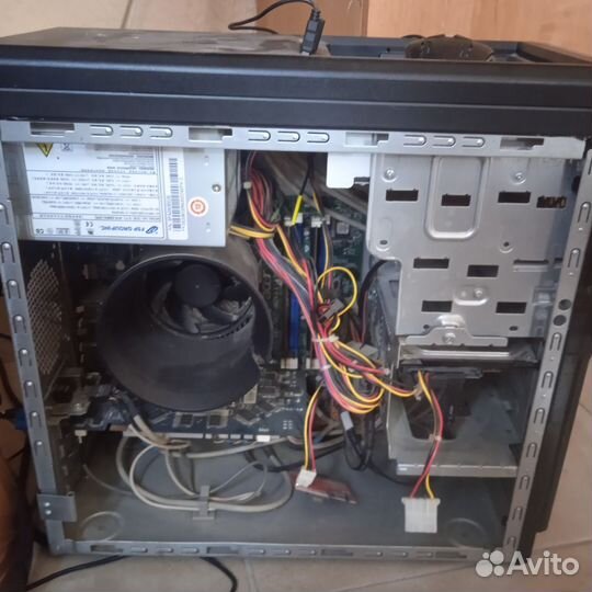 Настольный компьютер с монитором