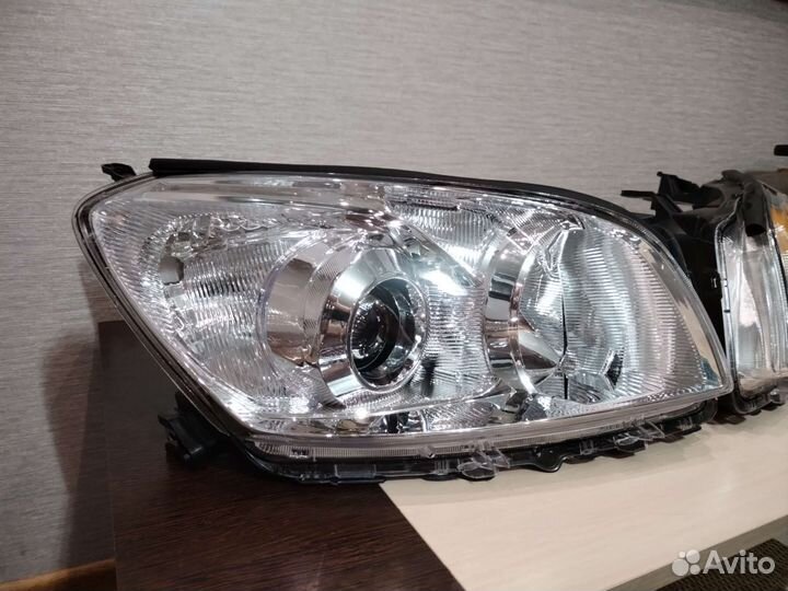 Фары на toyota rav 4