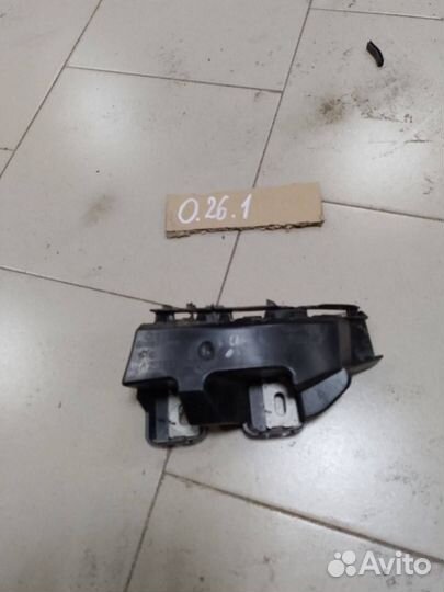 Кронштейн заднего бампера Mercedes Benz GLC