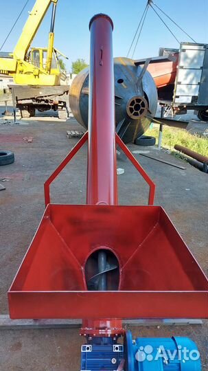 Шнековый бункер питатель