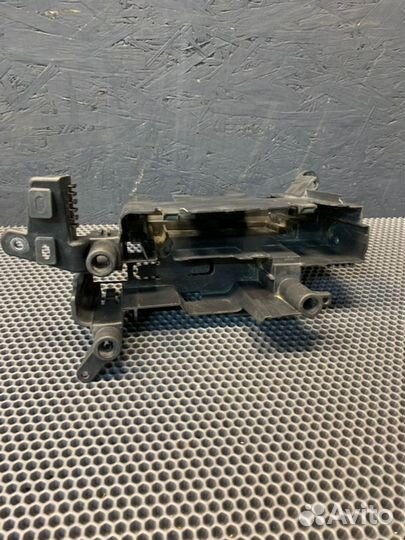 Кронштейн блока управления двигателем передний Bmw