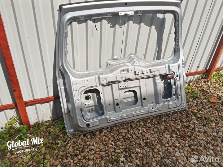 Крышка багажника Mitsubishi Pajero 4