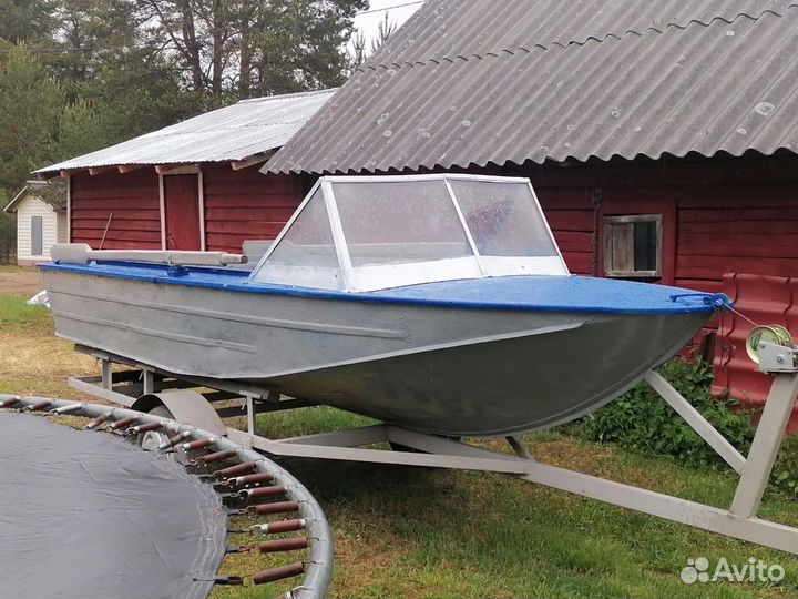 Аренда лодки с мотором