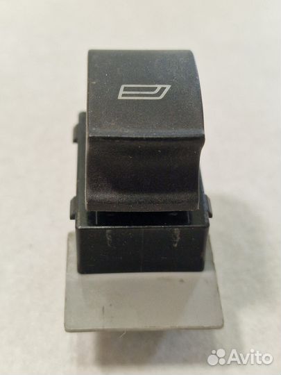 Кнопка стеклоподъёмника Audi A3