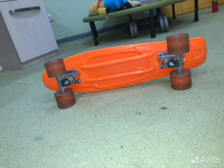 Скейтборд в идеальном состоянии+колёза светятся