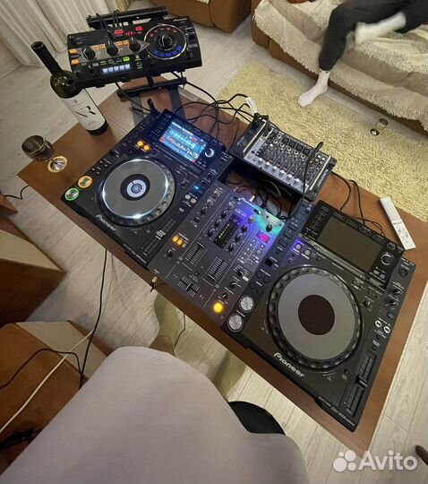 Pioneer CDJ-2000NXS, DJM-400
