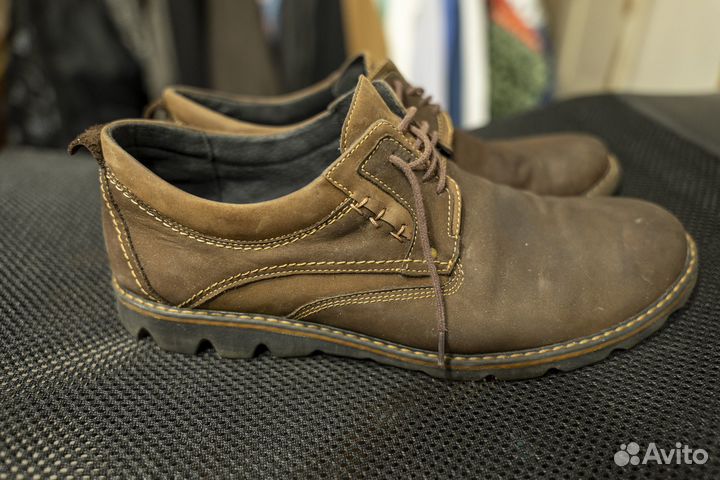 Ботинки из нубука 43-го размера