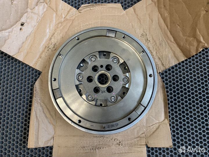 Двухмассовый маховик LuK 415046510 - Новый