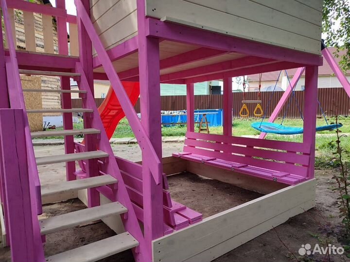 Детский домик на сваях