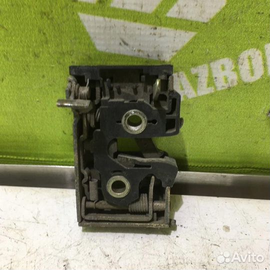 Замок двери задней правой Фольксваген Пассат Б3