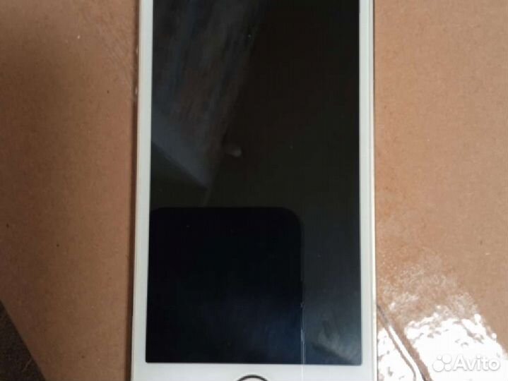 Телефон iPhone 5s