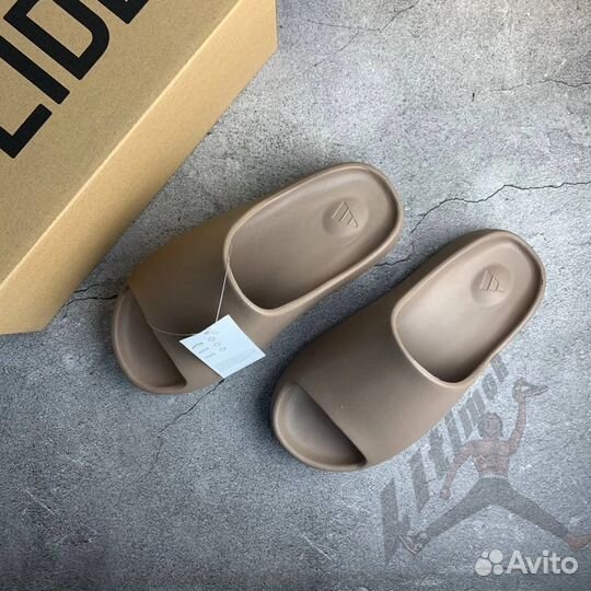 Тапки adidas yeezy slide