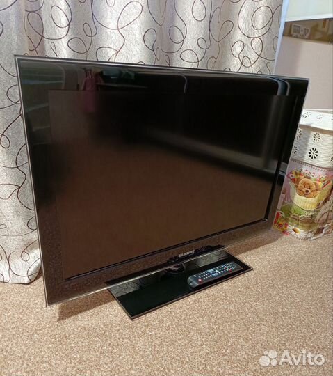 Письменный стол с тумбой