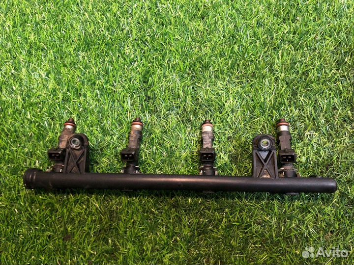 Топливная рампа Renault Logan седан 1.6 2008