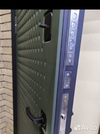 Дверь с зеркалом