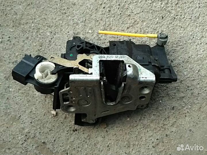 Замок передней левой двери Mercedes W202