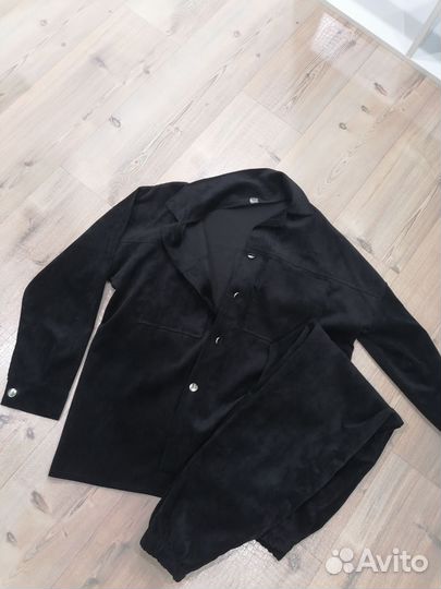 Костюм женский