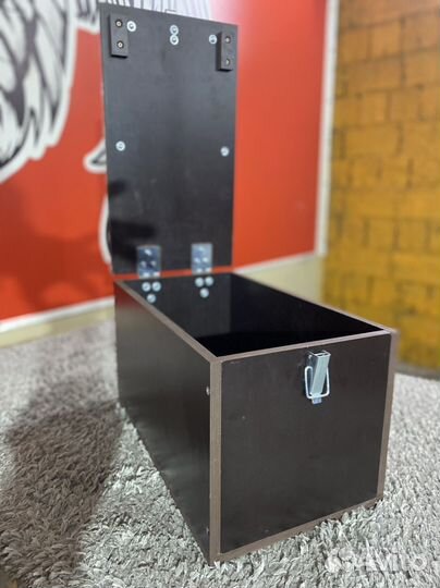 Рундук - ступенька для выхода на нос