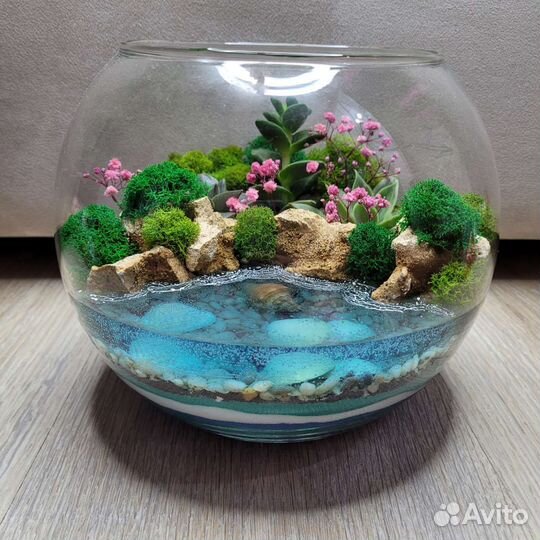 Цветочная композиция с водоемом