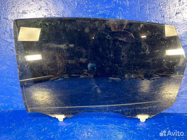 Стекло двери заднее левое Nissan Fuga Y51 2.5