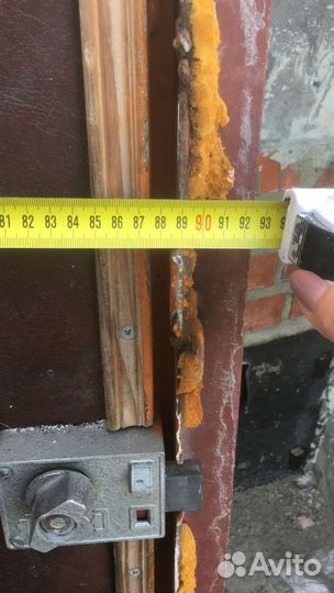 Дверь входная металлическая б/у