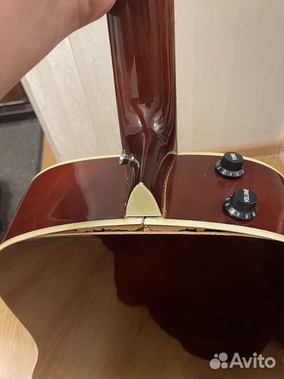 Гитара электоро акустическая