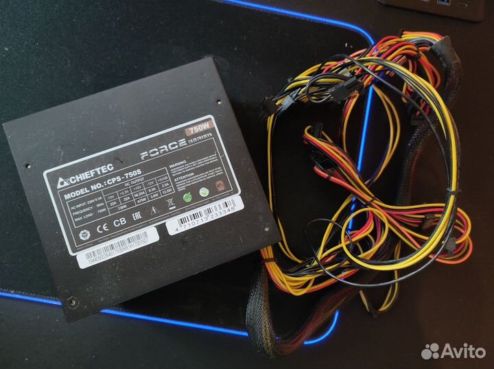 Блок питания Сhieftec cps-750s