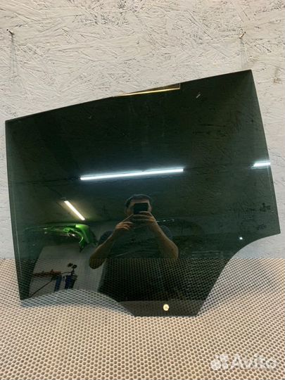 Стекло двери заднее левое Volkswagen Teramont cdvc