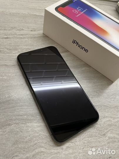 iPhone X, 64 ГБ
