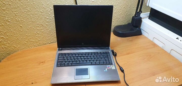 Asus V6000 15