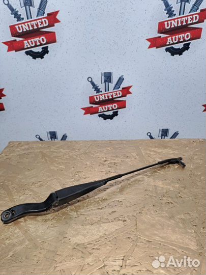 Дворник лобового стекла левый Mercedes Benz E