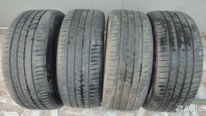 Kumho Ecsta HS51 235/45 R18 98V