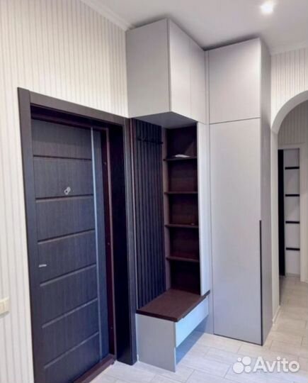 Шкаф распашной в коридор