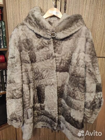 Шуба мутоновая с капюшоном 56-58