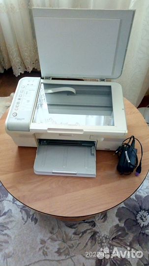 Цветной принтер-сканер. HP Diskjet F4283 Струйный