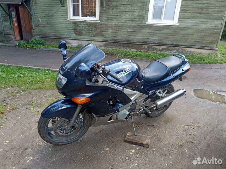Мотоцикл Kawasaki ZZR 400-2