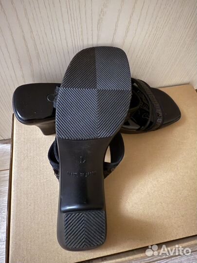 Босоножки женские