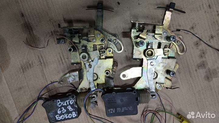 Замок сдвижной двери Мерседес Вито 638