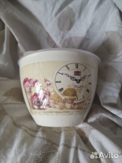 Керамический салатник с крышкой