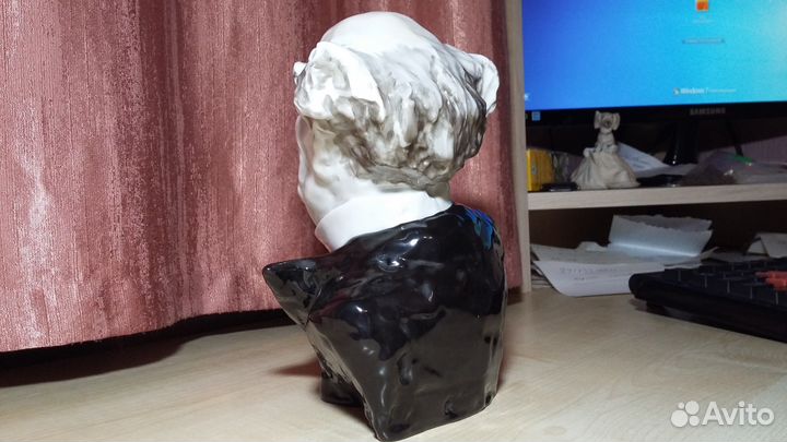 Бюст народного артиста СССР К. С. Станиславского