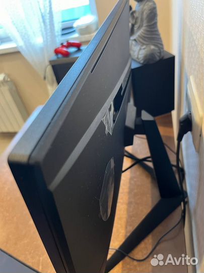 Игровой компьютер с монитором, креслом и тд