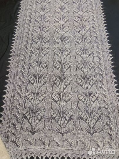 Пуховый ажурный палантин 