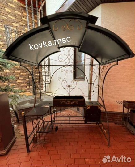 Мангал с крышей