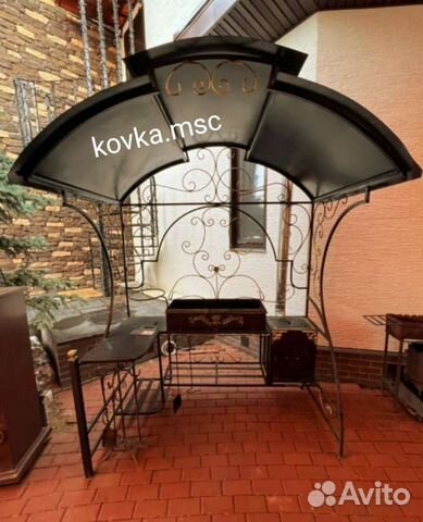 Мангал с крышей