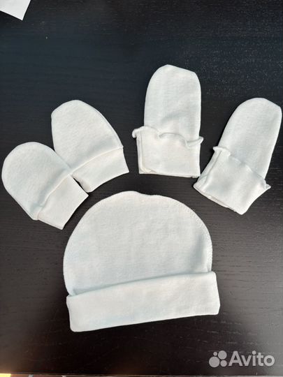 Шапочка для новорожденного. комплект