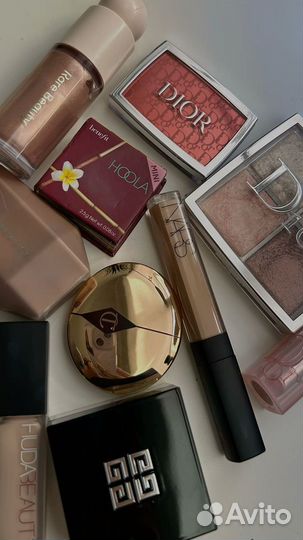 Косметика уходовая и декоративная