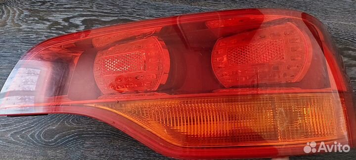 Задние фонари Audi Q7 2008