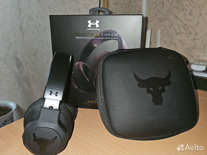 Беспроводные наушники JBL under armour