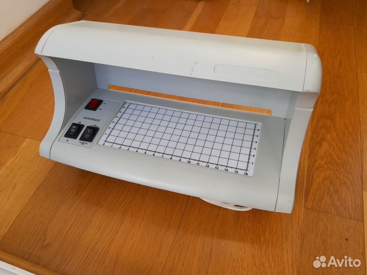 Детектор банкнот Assistant 530
