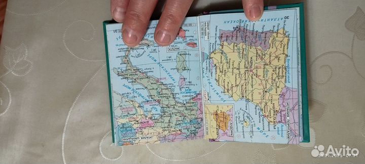 Атлас мира карманная книга